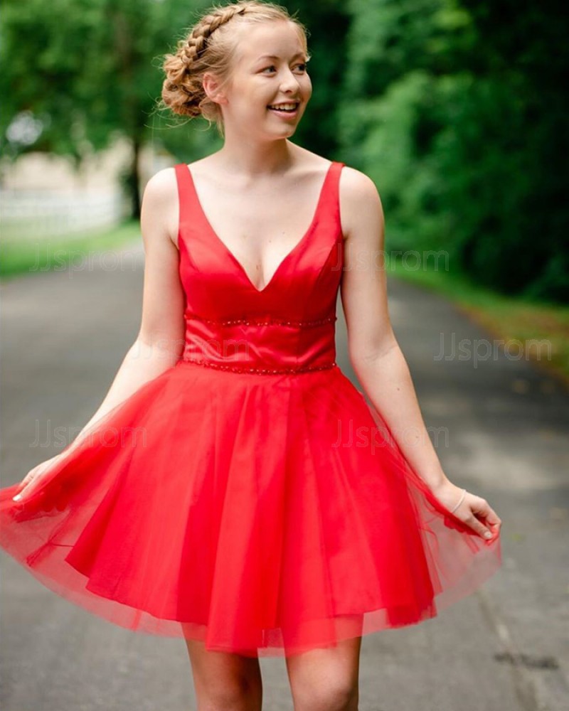 Simple Red Tulle Beading V-neck Homecoming Dress HD3570