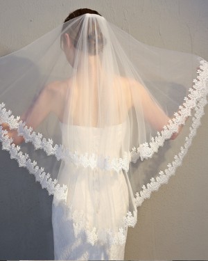Two Tiers Lace Applique Edge Tulle Ivory Fingertip Length Wedding Veil TS17148